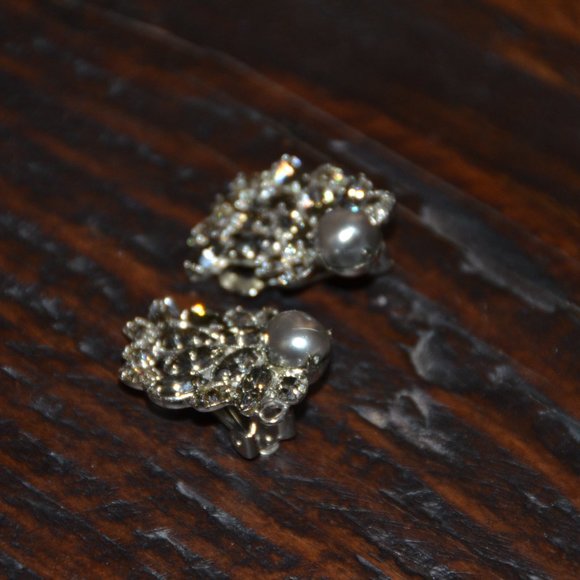 HAUTE COUTURE SIMAN TU BLACK GRAY FLORAL CLUSTER STATEMENT CRYSTAL PEARL EARRING - Picture 3 of 15